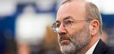 Streit um Kontakte zu Rechtsau&szlig;en-Fraktionen &ndash; EVP-Chef nennt Anti-Europ&auml;er &bdquo;Feinde&ldquo;