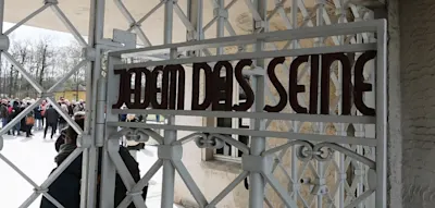 Weimar lehnt Kufiyas-Demo an KZ-Gedenkst&auml;tte ab &ndash; und bietet alternativen Ort an