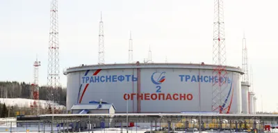 Ukraine greift russischen Ostsee-&Ouml;lhafen &ndash; Dutzende Fl&uuml;ge in St. Petersburg gestrichen