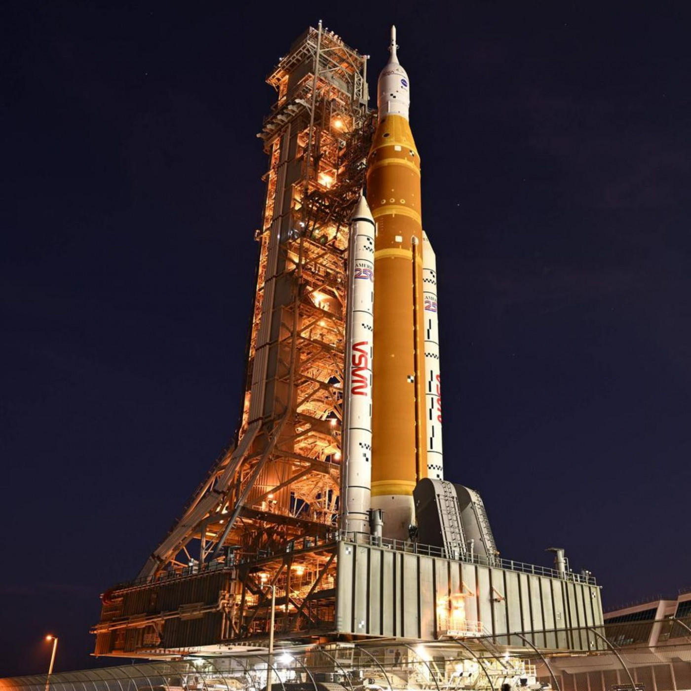 Diese XXL-Rakete fliegt zum Mond