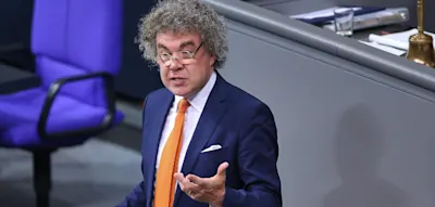 Hitlergru&szlig;-Vorwurf &ndash; Jetzt muss der AfD-Bundestagsabgeordnete vor Gericht