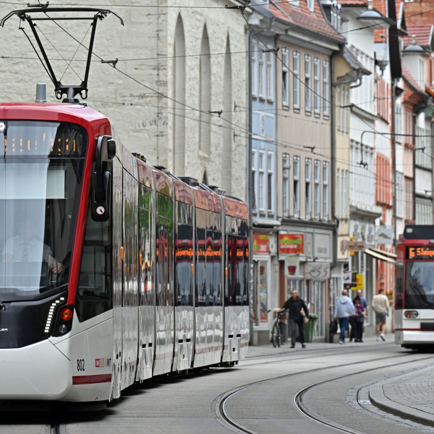 Weiterhin hohe Nutzung von Bus und Bahn