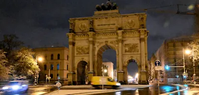 Nicht genehmigte Gr&uuml;nen-Werbung &ndash;&nbsp;Beh&ouml;rde verh&auml;ngt Bu&szlig;geld f&uuml;r Habeck-Projektion