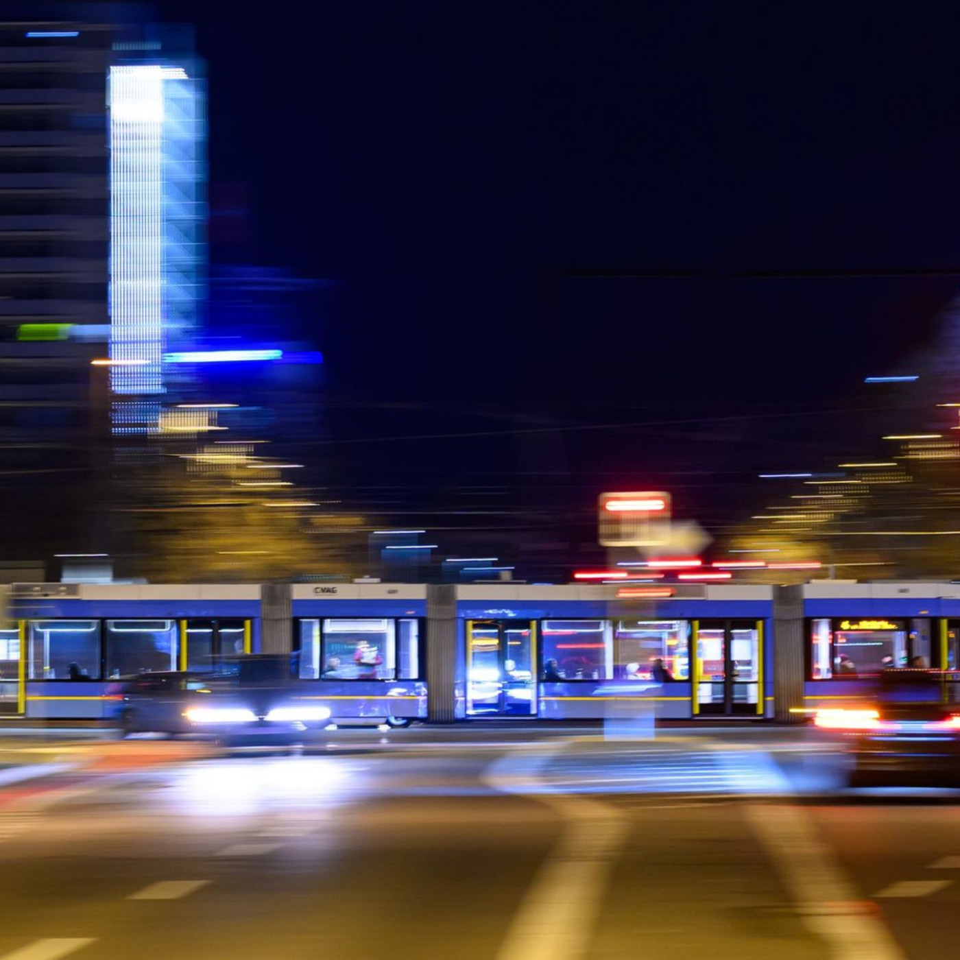 Hohe Spritpreise treiben Fahrg&auml;ste zu Bus und Bahn