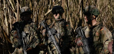 Nach Kritik &ndash; Regierung hebt Genehmigungspflicht f&uuml;r Auslandsreisen vorerst wieder auf