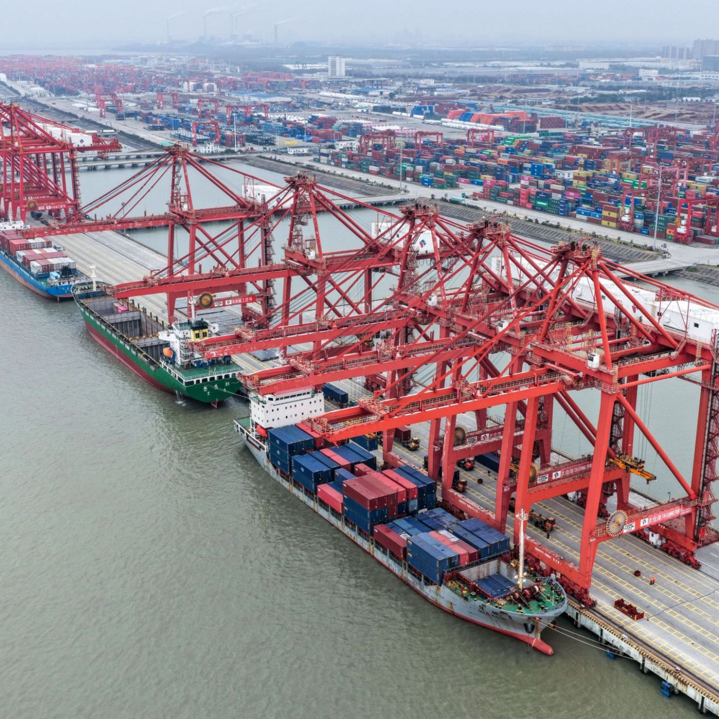 Chinas Exporte schw&auml;chen sich im M&auml;rz ab