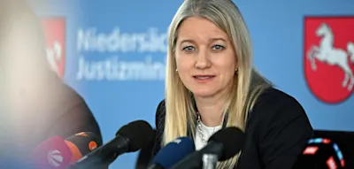 Kosten von 88.000 Euro &ndash;&nbsp;CDU wirft SPD-Justizministerin &bdquo;Luxusreisen&ldquo; vor