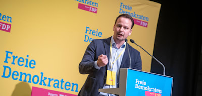FDP in Bayern verk&uuml;ndet falsches Ergebnis&nbsp;&ndash; unterlegener Kandidat hatte Wahl schon angenommen