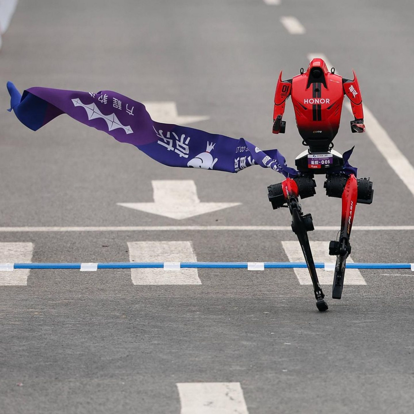 Humanoider Roboter &bdquo;Blitz&ldquo; gewinnt Halbmarathon &ndash; in Rekordzeit