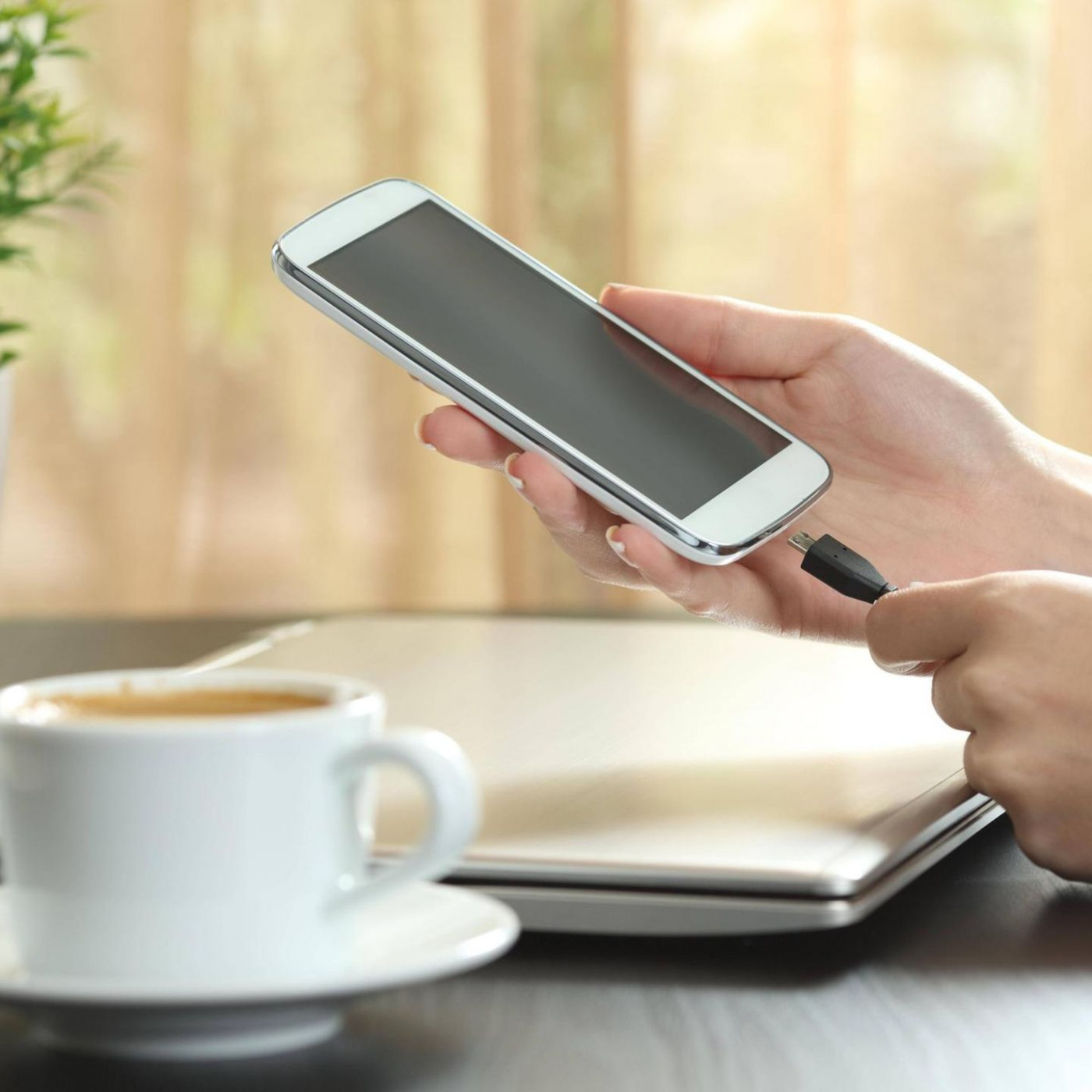 So laden Sie Ihr Mobiltelefon in der richtigen Reihenfolge