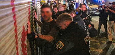 10.000 Demonstranten in Kreuzberg und Neuk&ouml;lln &ndash; Polizei verzeichnet nur wenige Festnahmen