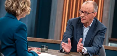 &bdquo;Es wird vielleicht ein bisschen zugespitzt, aber neu ist es nicht&ldquo;, sagt Merz zum Truppenabzug