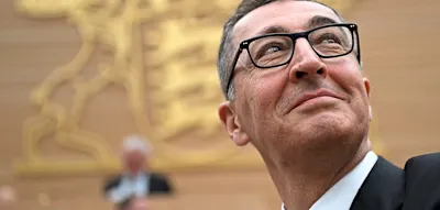 &Ouml;zdemir zum Ministerpr&auml;sidenten gew&auml;hlt &ndash; Opposition spricht von &bdquo;Fehlstart&ldquo;