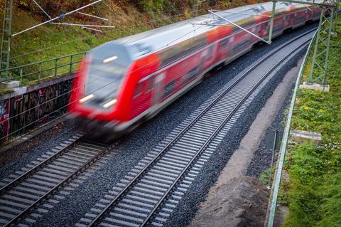 Bahnstrecke Hamburg-Schwerin wieder in Betrieb