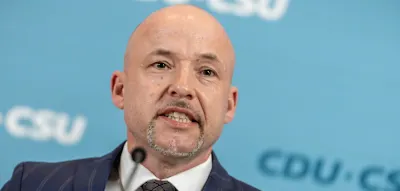 CSU-Landesgruppenchef h&auml;lt Minderheitsregierung f&uuml;r &bdquo;dramatisches Signal an die Welt&ldquo;