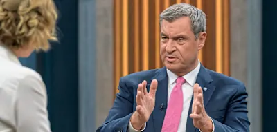 S&ouml;der fordert den gro&szlig;en &bdquo;Ruck&ldquo; f&uuml;r Deutschland &ndash;&nbsp;und ger&auml;t dann unter Druck