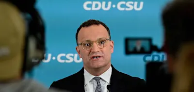 Es geht um 497 Euro mehr im Monat &ndash; Spahn geht bei Di&auml;tenerh&ouml;hungen auf die SPD zu