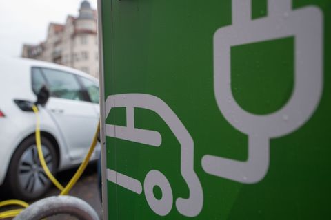 Schon fast 17.000 Antr&auml;ge f&uuml;r E-Auto-Pr&auml;mie
