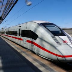 Bahn rechnet mit vollen Z&uuml;gen am Freitag und Montag