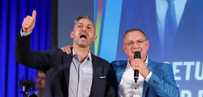 Chrupalla und Siegmund singen gemeinsam DDR-Hymne auf der B&uuml;hne &ndash; &bdquo;Extrem befremdlich&ldquo;, sagt Frei