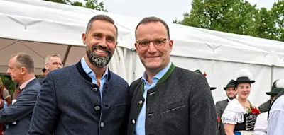 &bdquo;Der liebe Gott freut sich &uuml;ber jedes Kind&ldquo; &ndash; Jens Spahn und sein Ehemann sind Eltern geworden