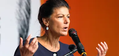 &bdquo;Wer die DDR-Hymne singen will, soll es tun&ldquo; &ndash; Wagenknecht kritisiert Skandalisierung