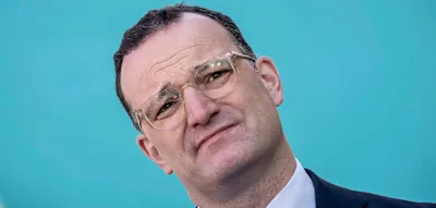 &bdquo;Musterbeispiel f&uuml;r Abgehobenheit&ldquo; &ndash; Experte wirft Spahn gravierende Fehler vor