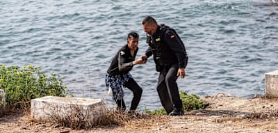 &bdquo;Aufnahmezentren zusammengebrochen&ldquo; &ndash; Spanische Exklave erlebt ungew&ouml;hnlichen Migranten-Ansturm