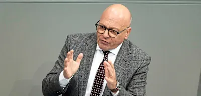 &bdquo;Wir m&uuml;ssen Extremisten bei ihrer Finanzierung angreifen&ldquo; &ndash; Throm fordert Reform des Vereinsgesetzes