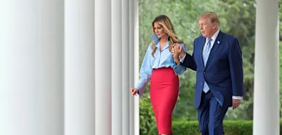 Spekulationen um Trumps Assistentin &ndash;&nbsp;Melania zeigt sich demonstrativ mit ihrem Ehemann