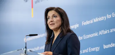 &bdquo;H&ouml;chster Betrag unter allen&ldquo; &ndash; Reiche legt Sparbilanz vor und stellt ihr Ministerium an die Spitze