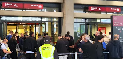Gefahrgut-Alarm am BER &ndash; Ankommende Flugg&auml;ste sitzen stundenlang in Geb&auml;ude fest