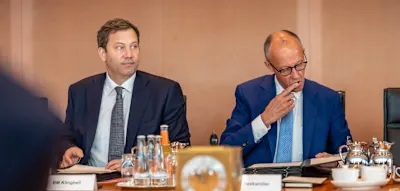Nach angedrohter SPD-Blockade &ndash; Bundesregierung beschlie&szlig;t Pflegereform