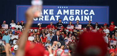 Trump bei Auftritt in umk&auml;mpften Texas von  Protesten gest&ouml;rt