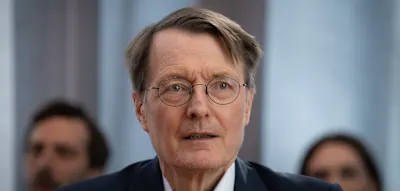 &bdquo;Wenn die Union wackelt in der Frage der Brandmauer, dann kommt der Untergang&ldquo;, sagt Lauterbach