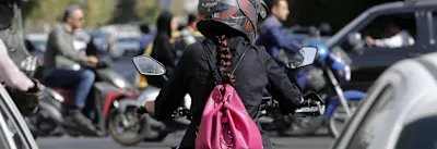 Jagd auf Motorradfahrerinnen&nbsp;&ndash; die neue Form der blutigen Repression