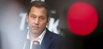 Klingbeil k&uuml;ndigt Neuwahl der gesamten SPD-Spitze an