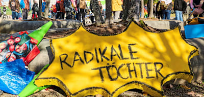 Nach Kritik an Merz kam das abrupte F&ouml;rder-Aus &ndash; NGO verklagt Bund auf Hunderttausende Euro