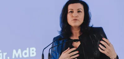 B&auml;r warnt vor &bdquo;gro&szlig;em Schaden&ldquo; durch die AfD und stellt Hilfsnetzwerk in Aussicht