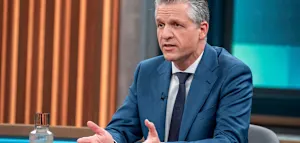 &bdquo;Sie sind zu weit gegangen&ldquo; &ndash; Frei kritisiert SPD-Wortwahl im Streit um Bas