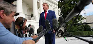 &bdquo;Vielleicht verlege ich die Fake News ​an einen weniger l&auml;stigen Ort&ldquo; &ndash; Trump will Presse umsiedeln
