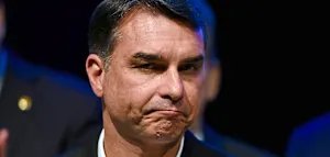 Fl&aacute;vio Bolsonaro muss P&auml;sse abgeben und darf nicht ausreisen