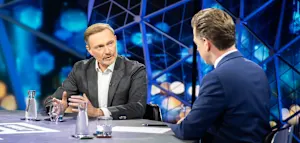 &bdquo;Merz setzt das Erbe von Merkel nicht nur fort, er &uuml;bertrifft es&ldquo;, sagt Lindner &uuml;ber CDU-Tradition